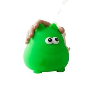 NIB Viral "kitty Squeeze" Squishy Toy, stress relief, anxiety relief and fun